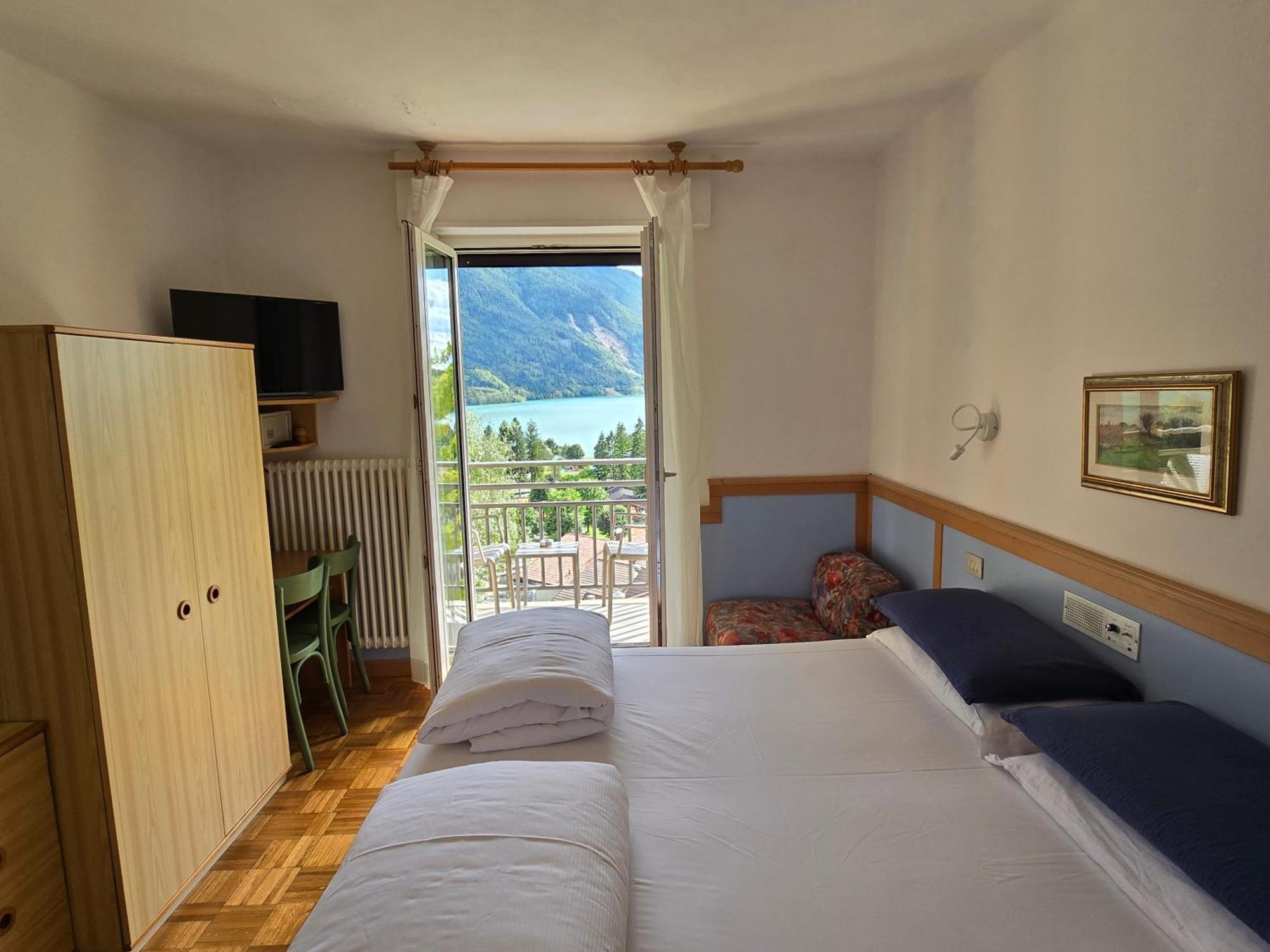 Hotel Miramonti Молвена Екстериор снимка