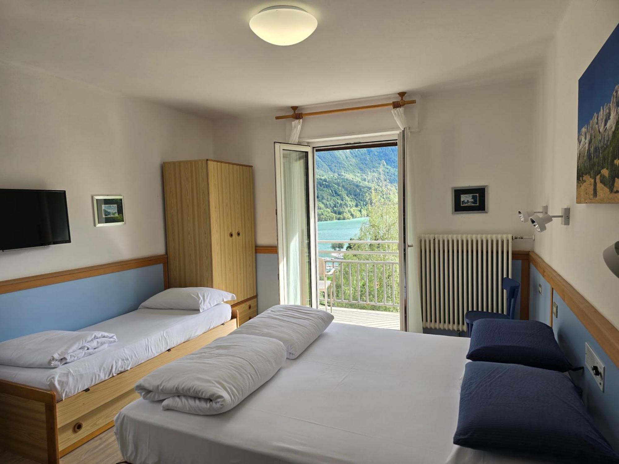 Hotel Miramonti Молвена Екстериор снимка